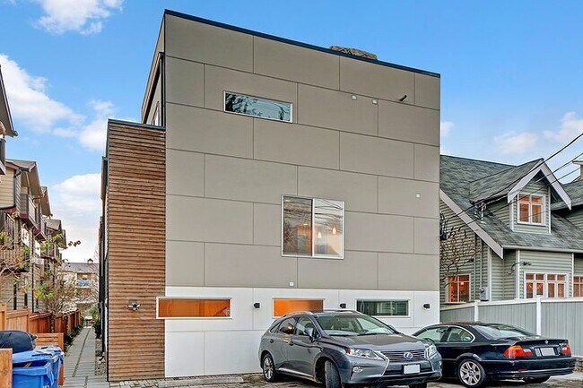 Building Photo - 5938 California Ave SW