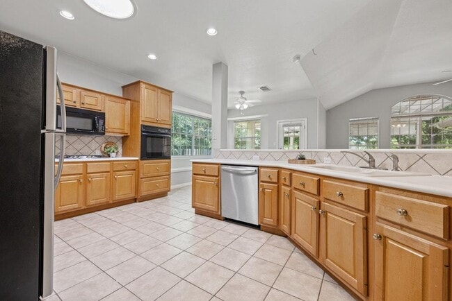 Building Photo - 10117 Coleus Cove