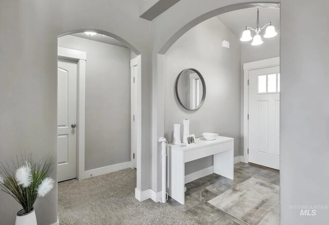 Building Photo - 1025 SW Bonnie St