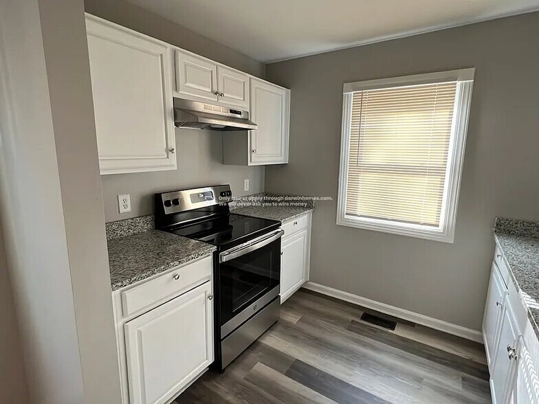 Building Photo - 3906 Jewell Ave