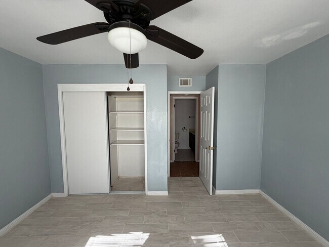 Building Photo - Wow Check out this 3 BD 2 BA SW Charmer near White Ln & Akers Road