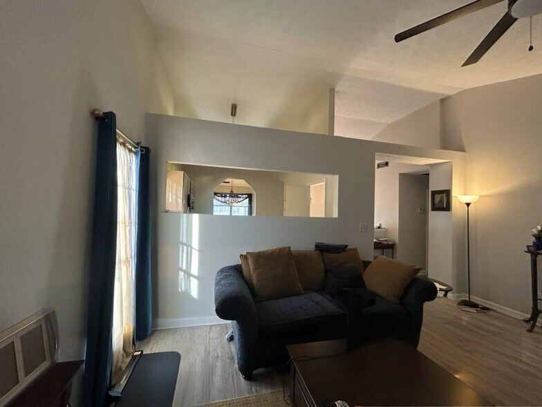 Living room - 6031 Ambassador Dr