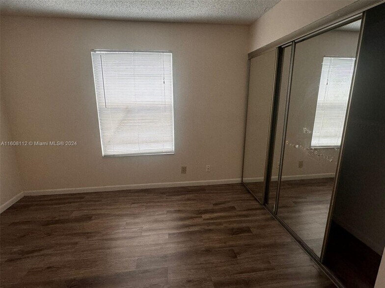 Building Photo - 11 Crossings Cir