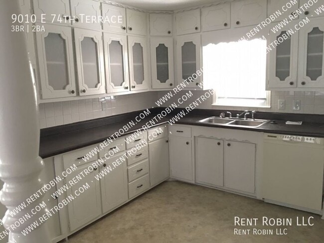 Building Photo - 9010 E 74 Terrace