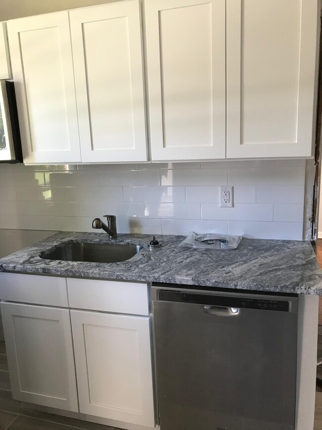 Quartz counters - 393 Grove St