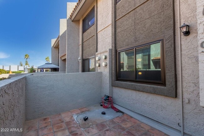 Building Photo - Charming 2 Bed 2 Bath Townhome near Downto...
