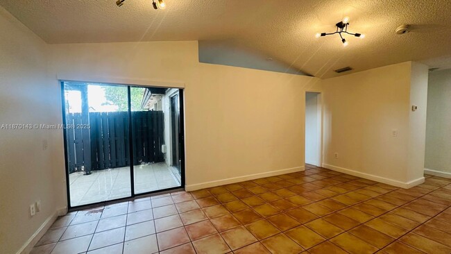 Building Photo - 15210 SW 48th Terrace