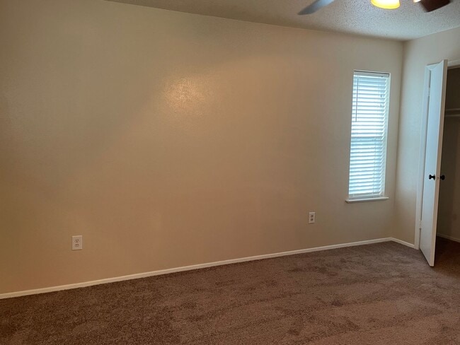 Building Photo - Available Now | Single-Story 3 Bed, 2 Bath | Prime Waco Location | Cul-de-Sac Lot with Garage | P...