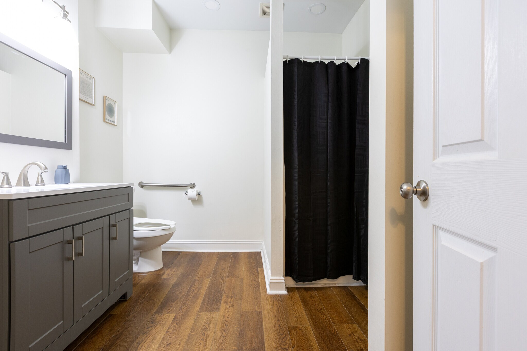 Building Photo - 4374 W Pine Blvd