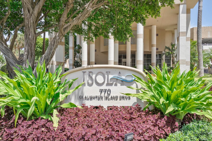 Building Photo - 770 Claughton Island Dr