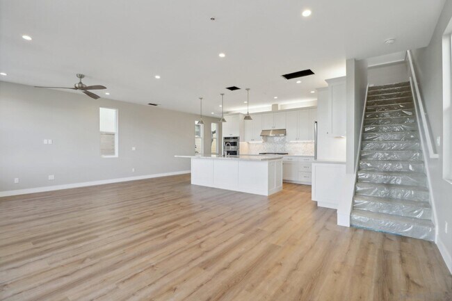 Building Photo - 2942 Copley Ave
