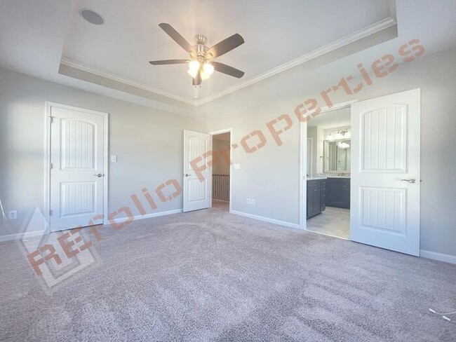 Building Photo - Beautiful End Unit 3 Story 4 bedroom, 3.5 ...