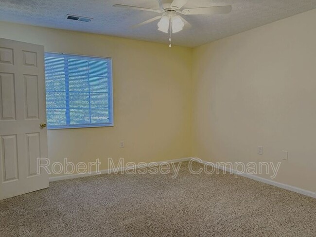 Building Photo - 5301 Pacer Ln