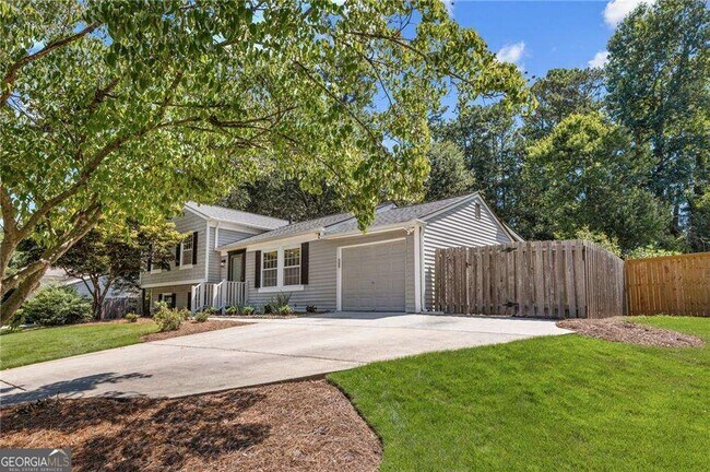 Building Photo - 472 Barnsdale Dr