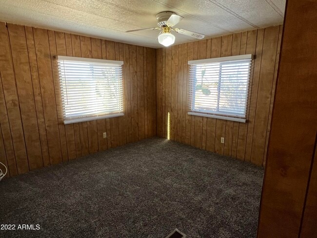 Building Photo - 16511 W Dale Ln