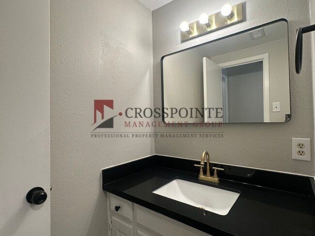 Building Photo - Coming Soon- 3 Bedroom 2 Bath in Whitehouse!