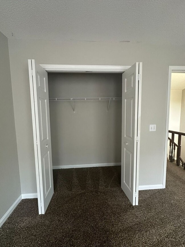 Building Photo - Rolling Acres!! END UNIT...