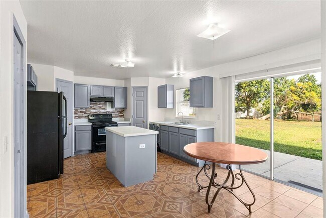 Building Photo - 125 Vista View Ave