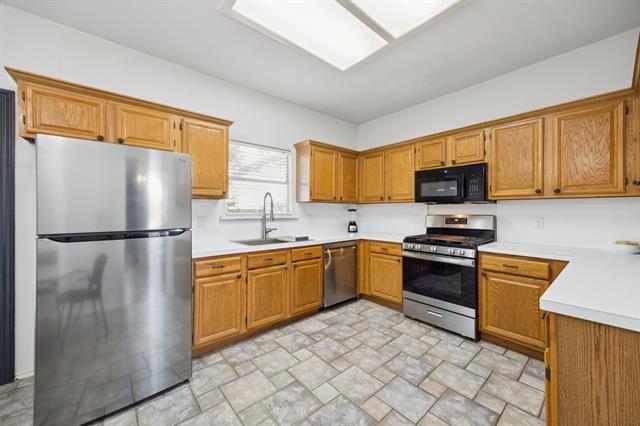 Building Photo - 1823 Dew Valley Dr