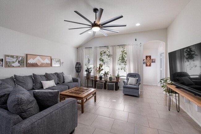 Building Photo - Bright & Airy Home on Curling Post