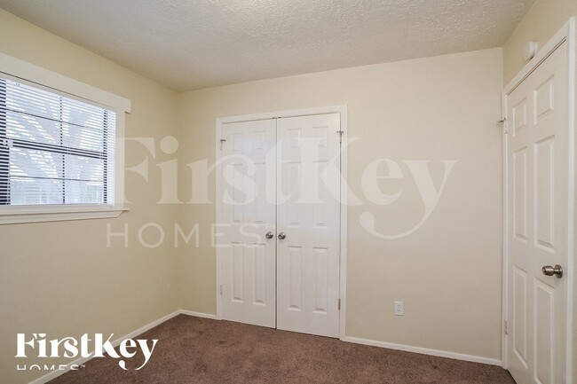 Building Photo - 14135 Rosetta Dr