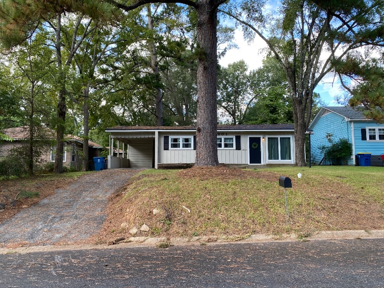 Building Photo - 601 Turner St