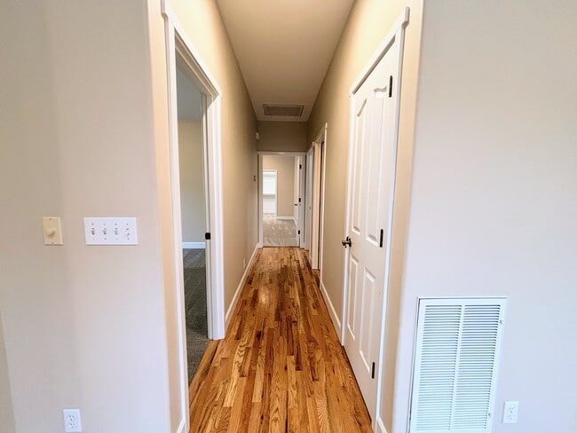 Building Photo - 2537 Eagle Creek Ln