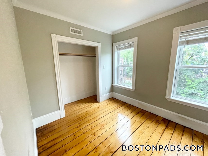 Building Photo - 51 Greenwich St