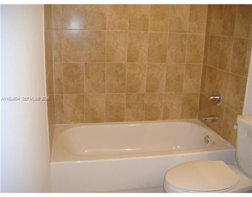 Building Photo - 7540 NW 114th Pl