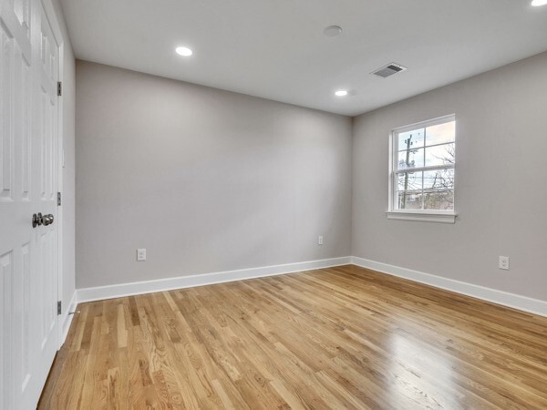 Building Photo - 1105 Panama St