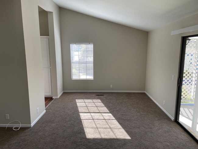 Building Photo - 4471 Garnet Ln