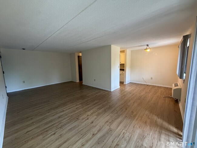 Building Photo - 126 Triangle St