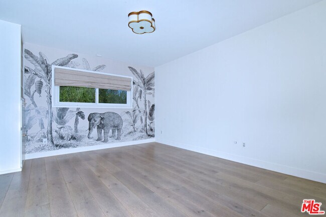 Building Photo - 4678 White Oak Ave