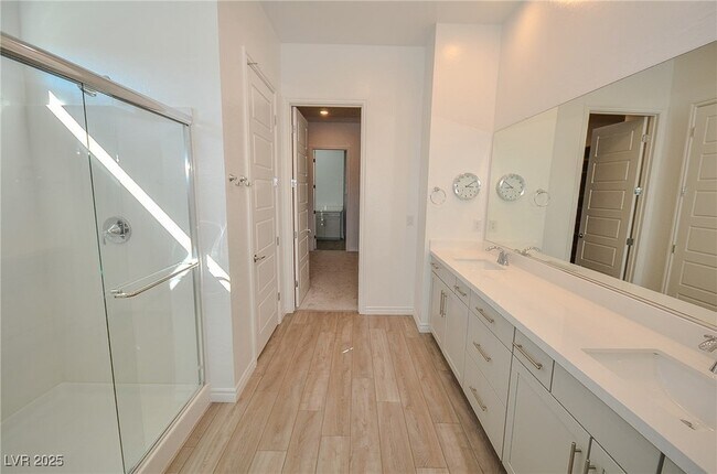 Building Photo - 12457 Heritage Bend Dr