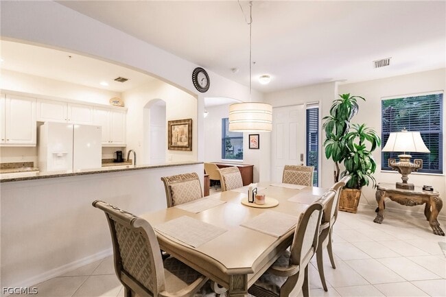 Building Photo - 3100 Cottonwood Bend