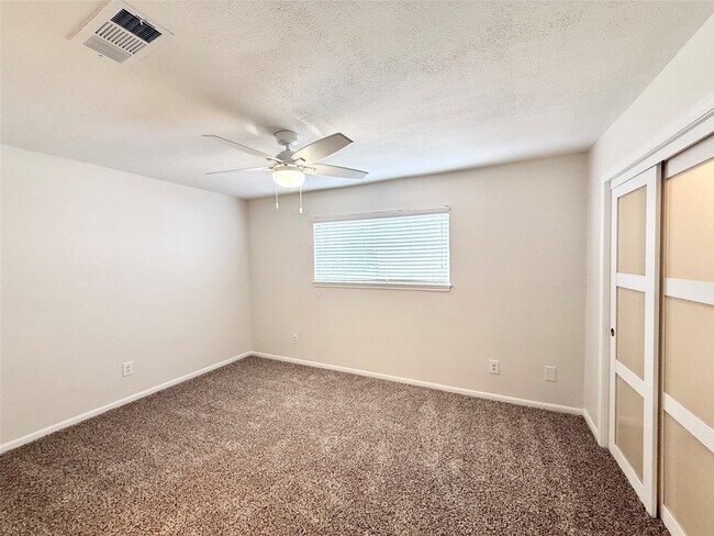 Building Photo - 1499 Springrock Ln