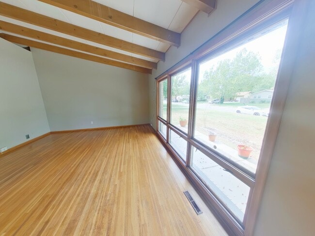 Building Photo - 2924 N Vassar Ave