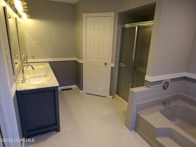 Building Photo - 273 Plum Dr