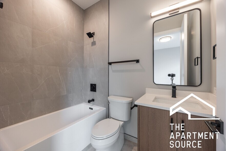 Building Photo - 3738 S Calumet Ave