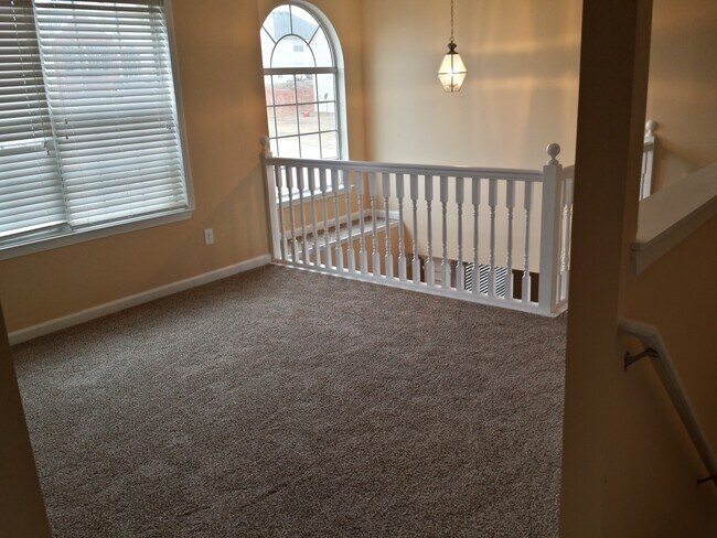 Building Photo - Impressive 4 bedroom and 3 bath home!