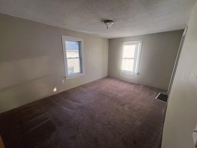Building Photo - 708 Johnson St