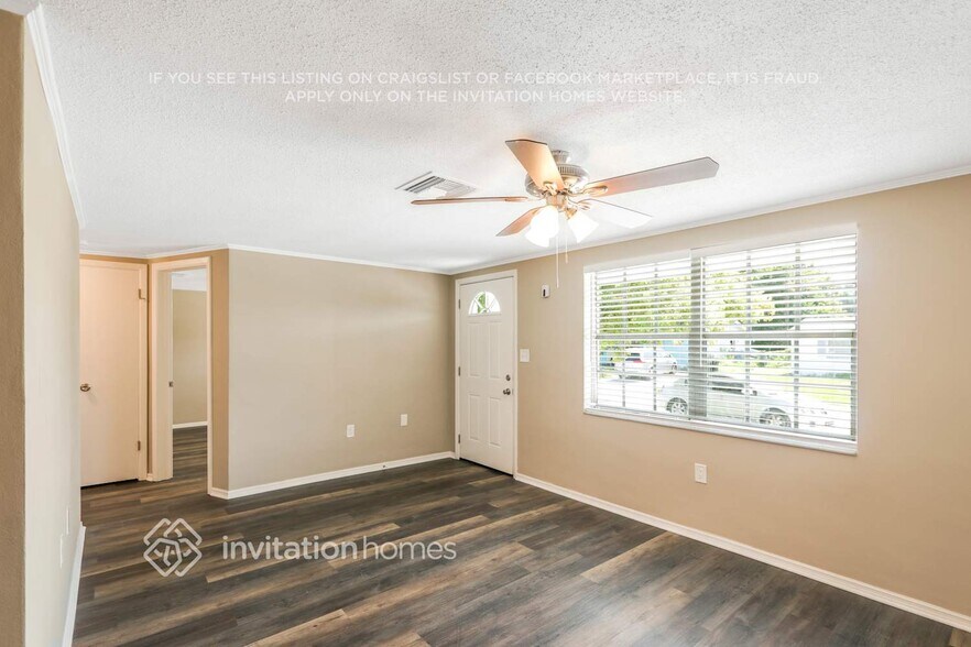Building Photo - 9821 Wayside Ln
