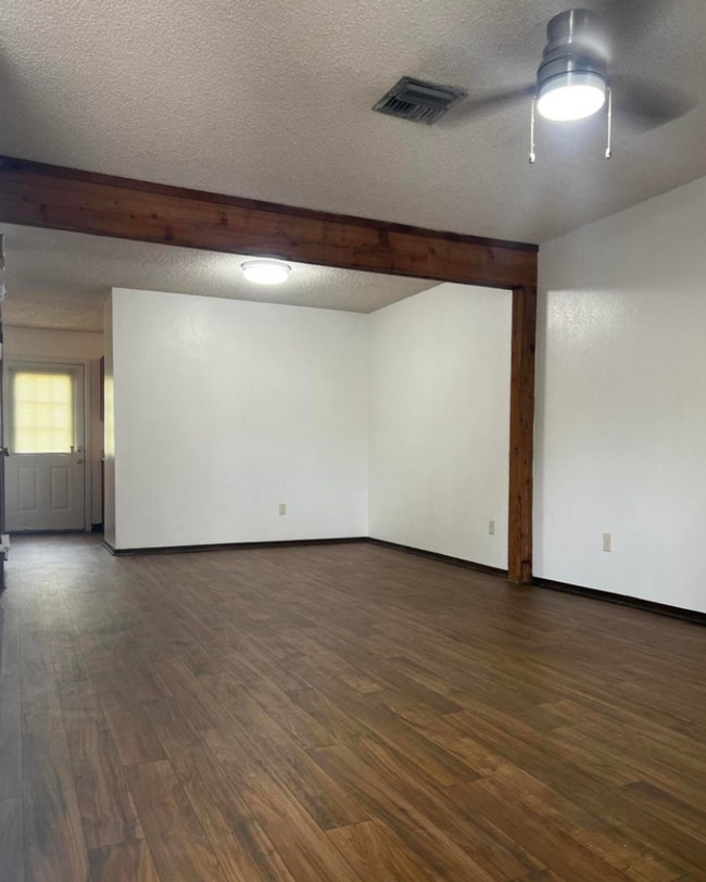 Building Photo - 2 Bed 1.5 Bath Home for Rent