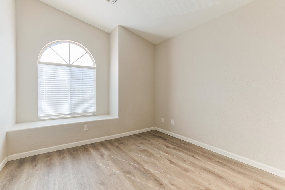 Building Photo - 3719 E Inverness Ave