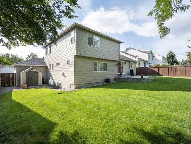 Building Photo - 806 N Knudson St