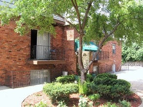 Building Photo - Baltimore Plaza