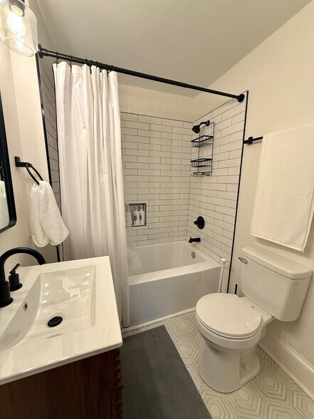 Building Photo - 2936 Oceola St