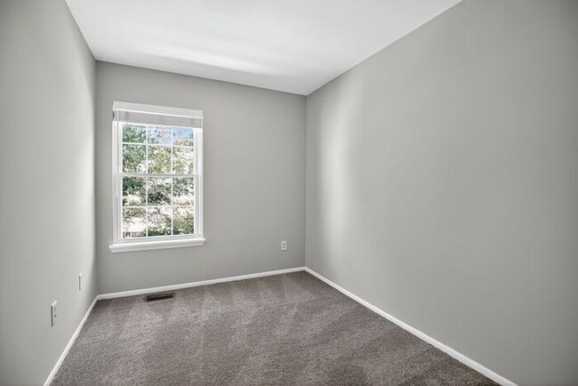 Building Photo - New Interior Upgrades 3 Bedroom Duplex wit...