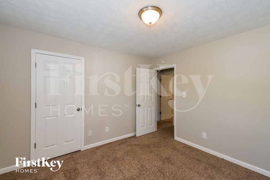 Building Photo - 189 Bay Ct Dr
