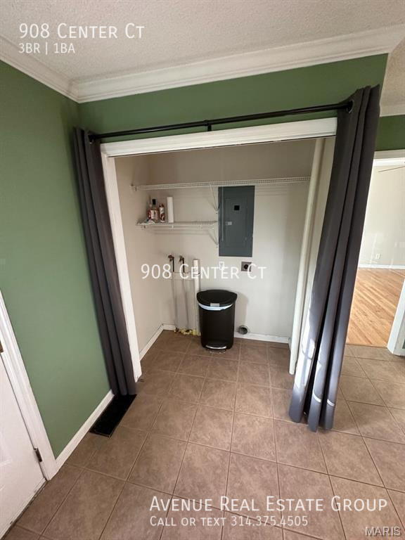 Building Photo - 908 Center Ct